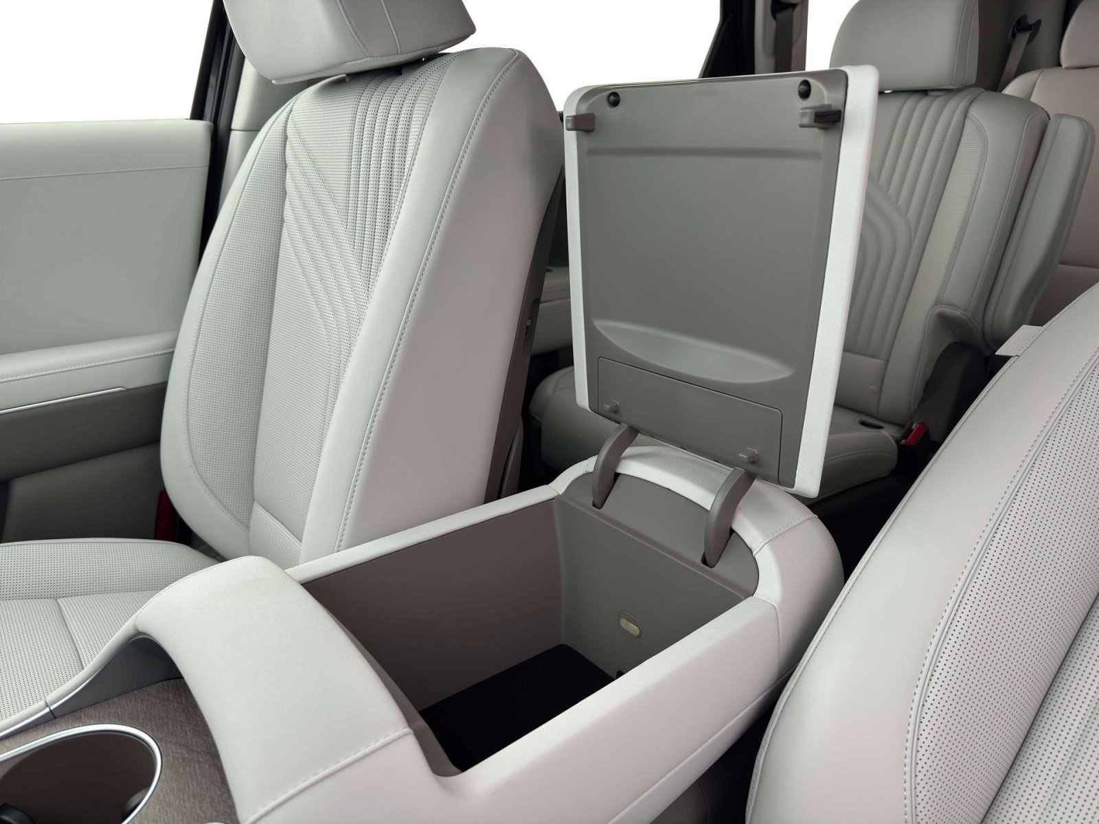 New 2026 Titan Green Hyundai SEL Premium 7P image 13