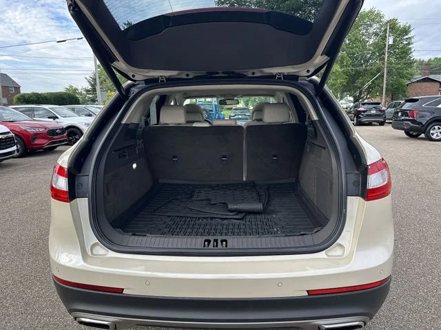 Used 2018  Lincoln Reserve image 29