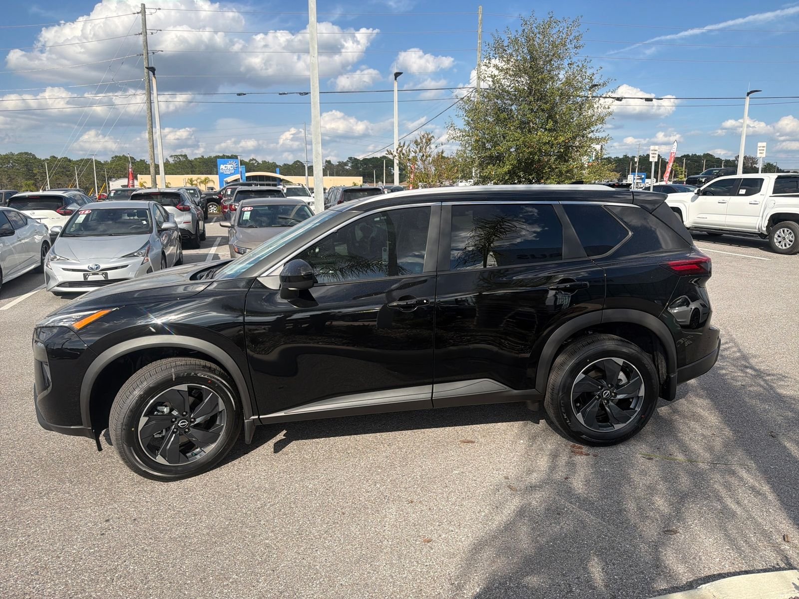 New 2026 Nissan Rogue SV 4D Sport Utility