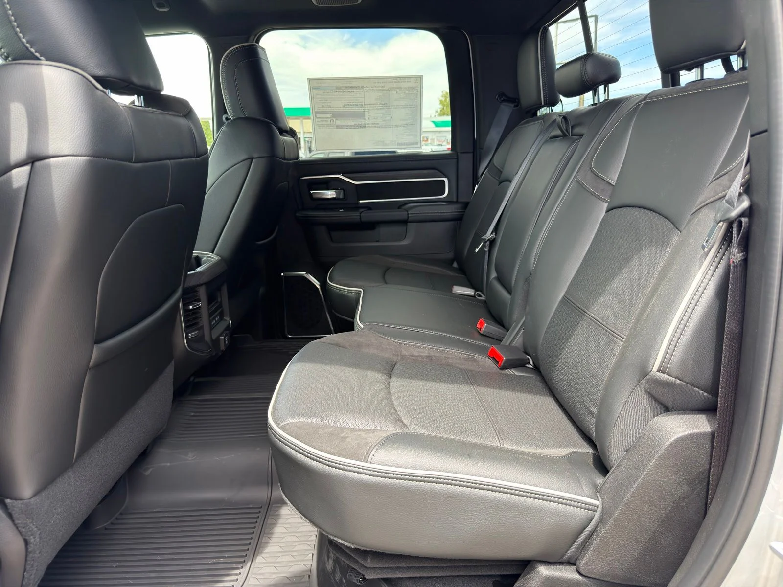 New 2026 Silver-Zynith Exterior Paint RAM Laramie image 31