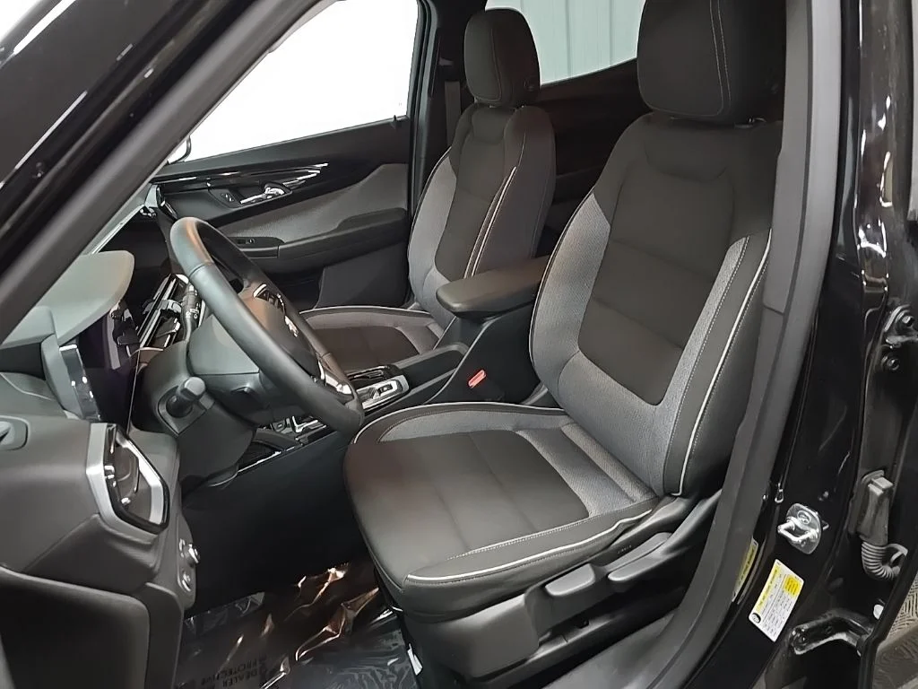 Used 2024 Black Chevrolet LT image 32