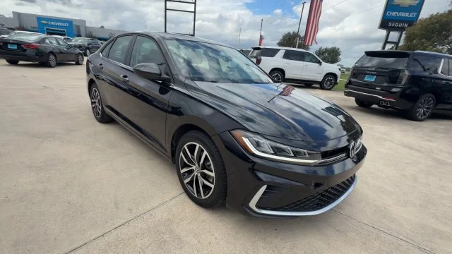Used 2025 Volkswagen Jetta SE with VIN 3VW7X7BU8SM006743 for sale in Seguin, TX