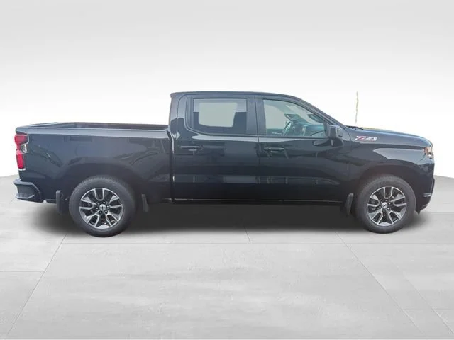 Used 2021 BLACK Chevrolet RST image 7