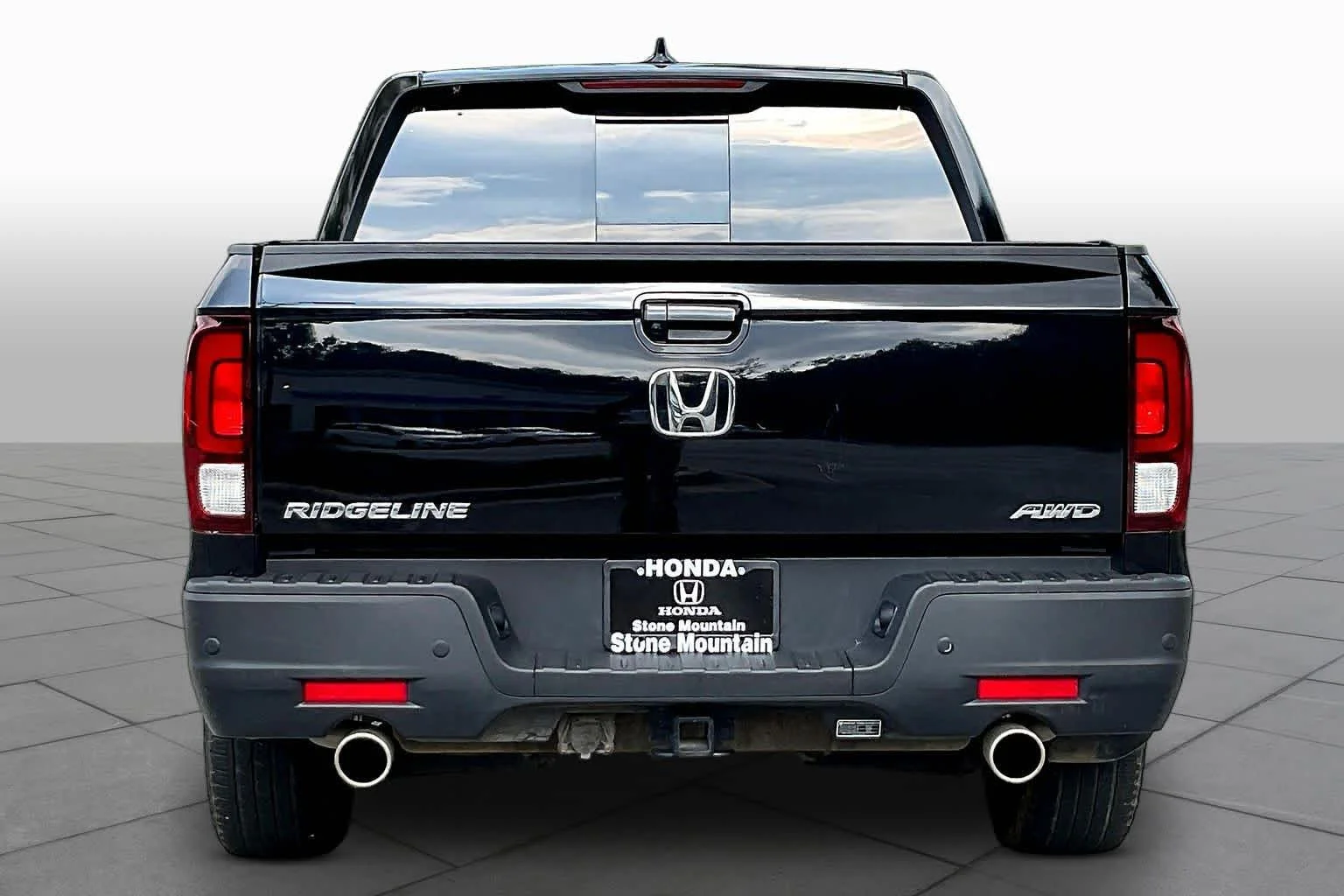 Used 2022 Crystal Black Pearl Honda Black Edition image 5