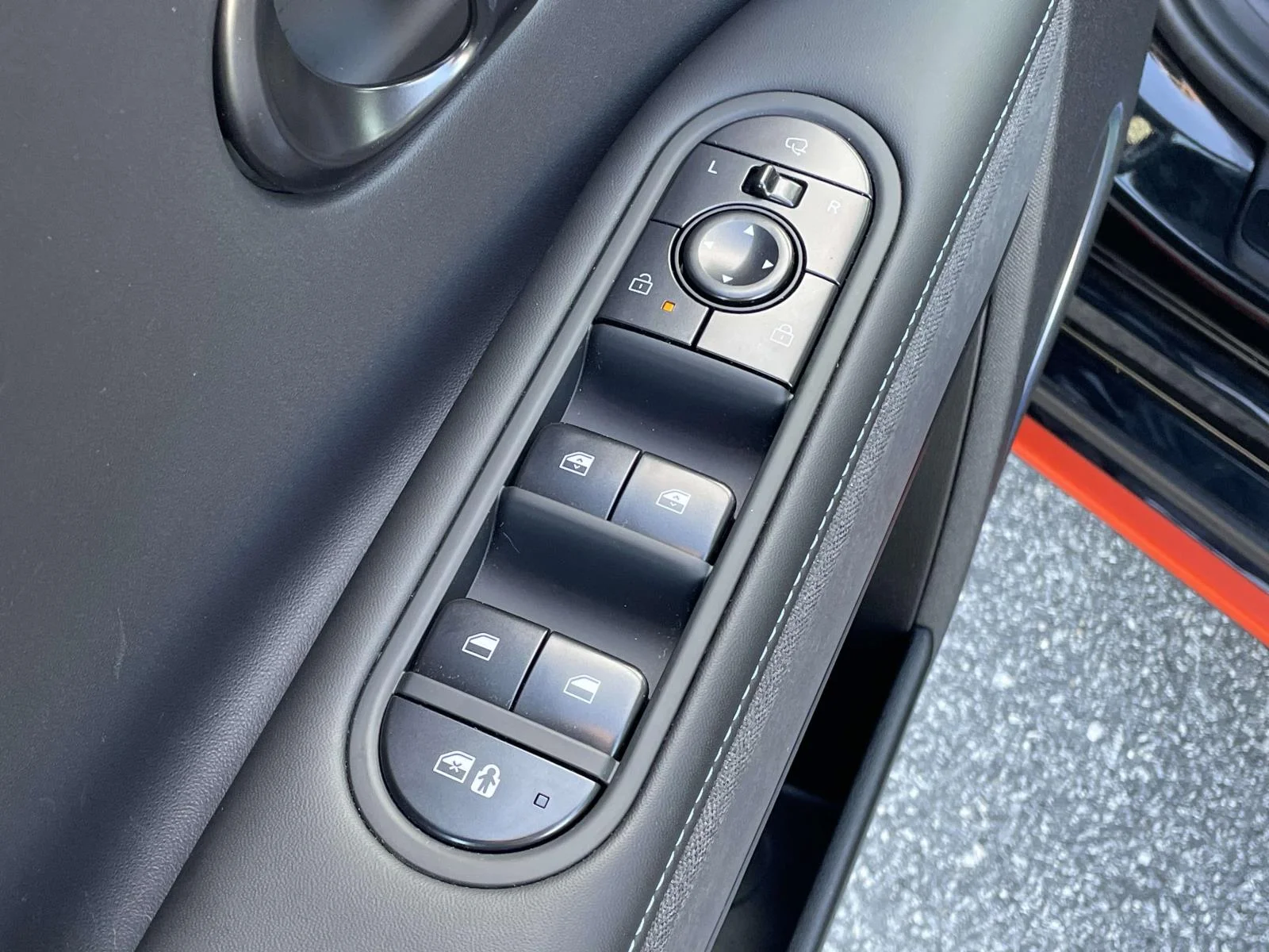 Used 2025 Abyss Black Hyundai Base image 6