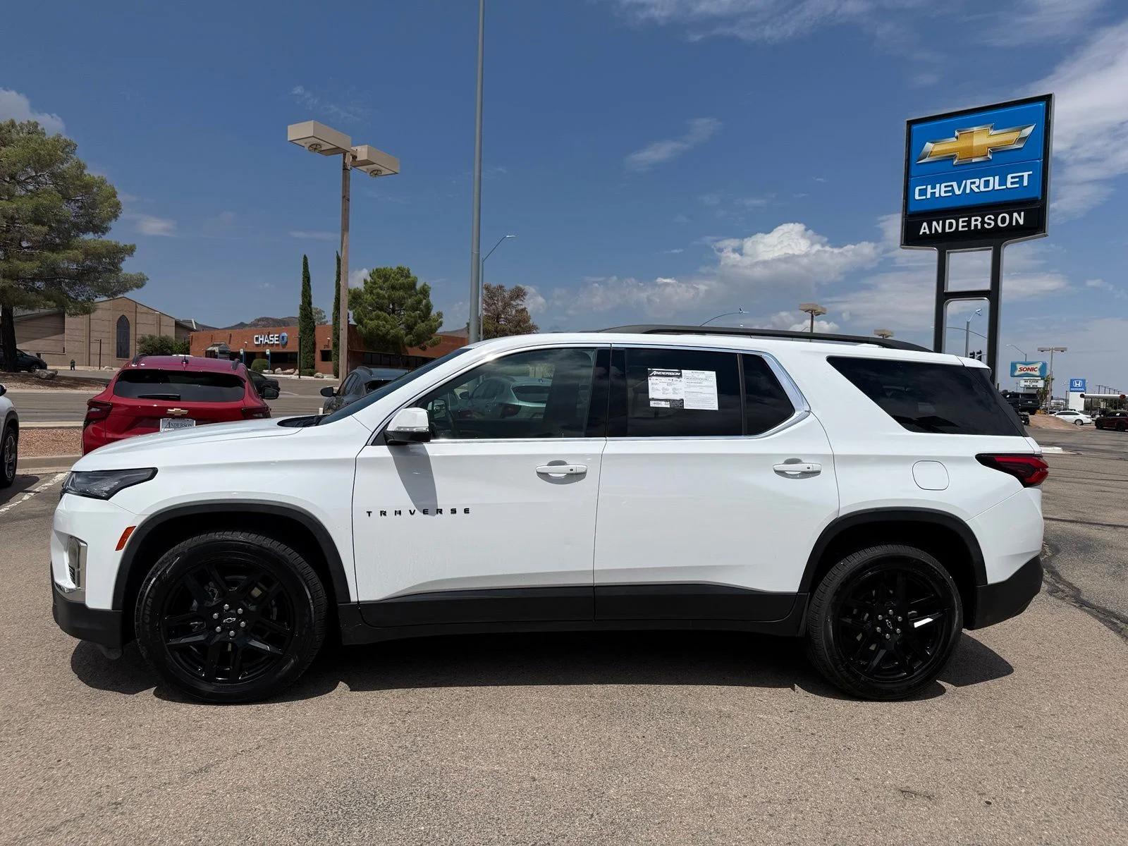 2023 Chevrolet Traverse 1LT - Photo 10