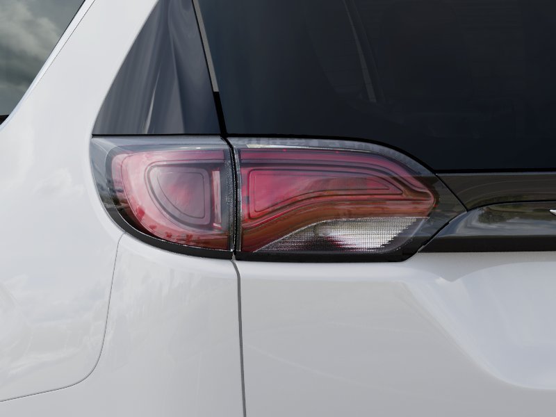New 2027 Bright White Clear-Coat Exterior Paint Chrysler LX image 5