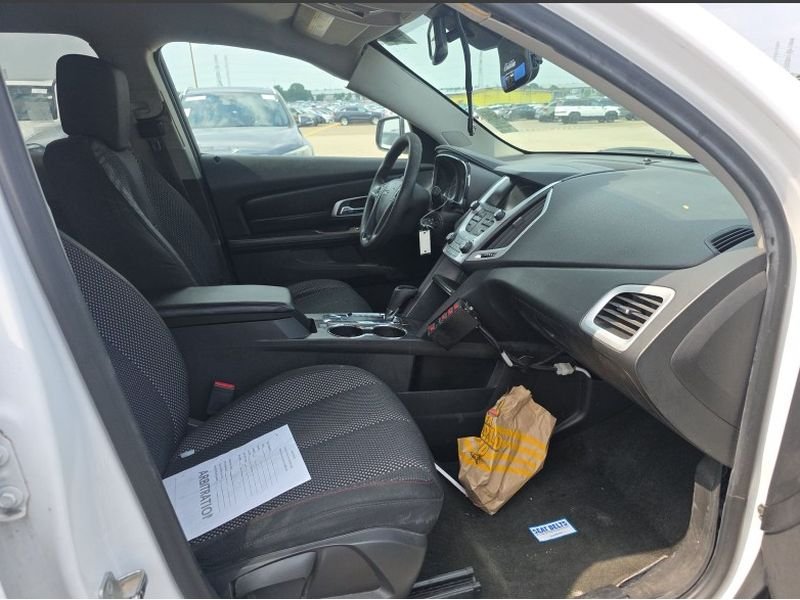 Used 2017 Summit White GMC SLE image 17