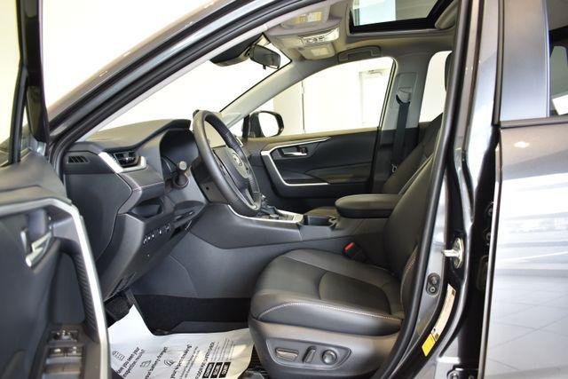 Certified Used 2025 MAGNETIC GRAY MET. Toyota  image 19