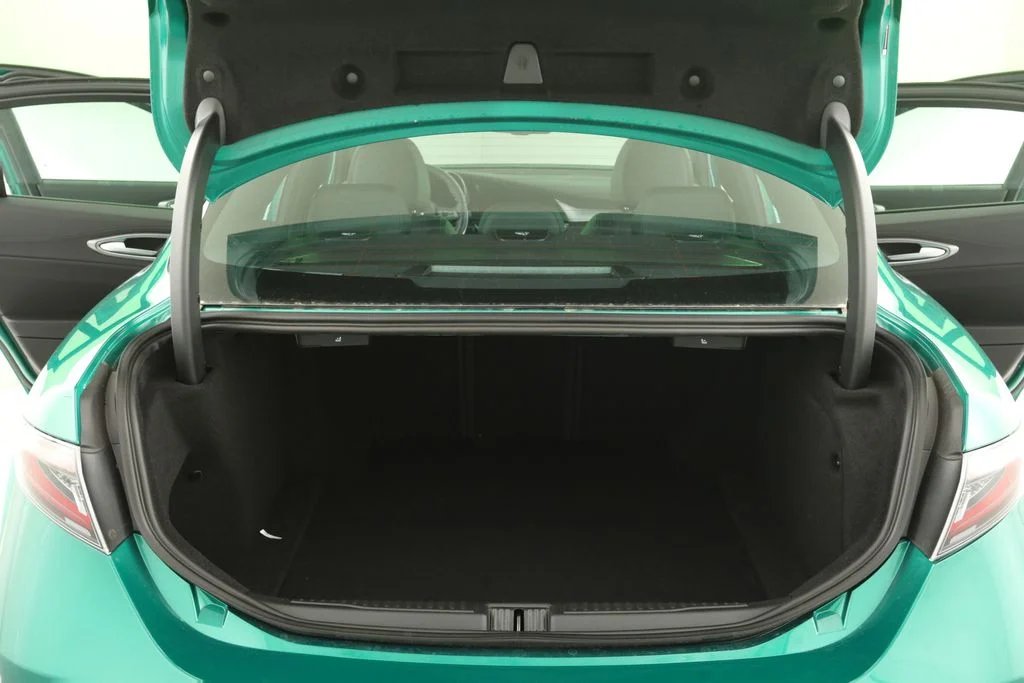 New 2025 Verde (Green) Fangio MetallicExterior Paint Alfa Romeo Veloce image 30