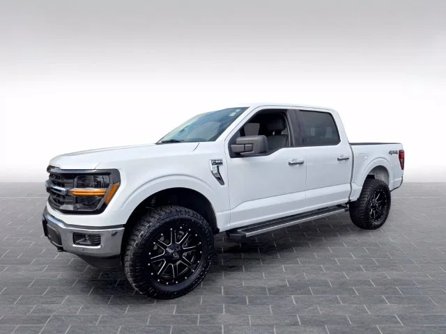 Used 2025 White Ford XLT image 3