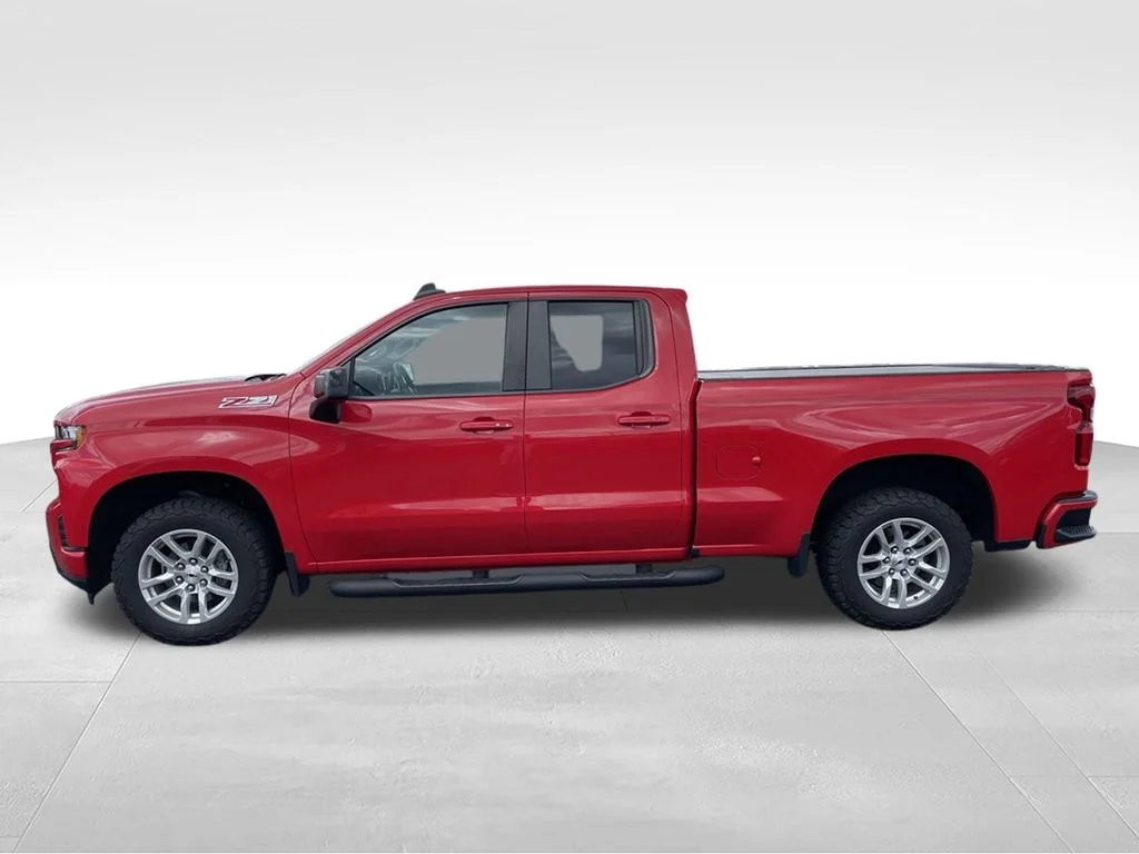 Used 2020 Red Chevrolet RST image 29