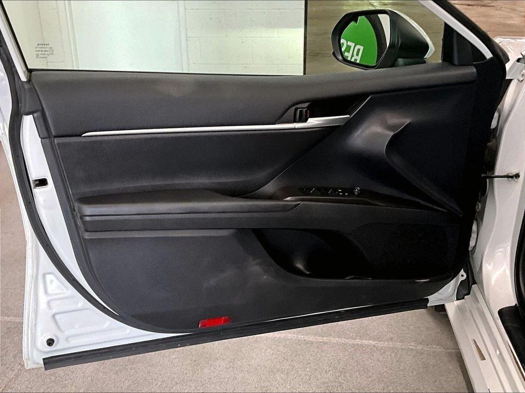 Used 2024 Ice Toyota LE image 9