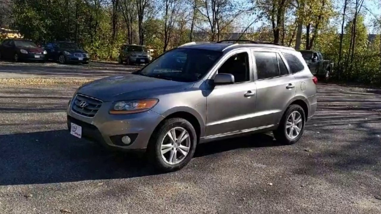2011 Hyundai Santa Fe SE photo 2