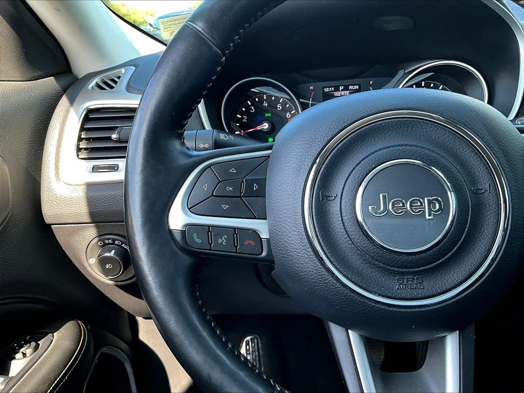 Used 2019 Crystal Metallic Jeep Latitude image 11