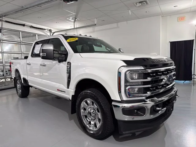 Used 2024 White Ford Lariat image 1