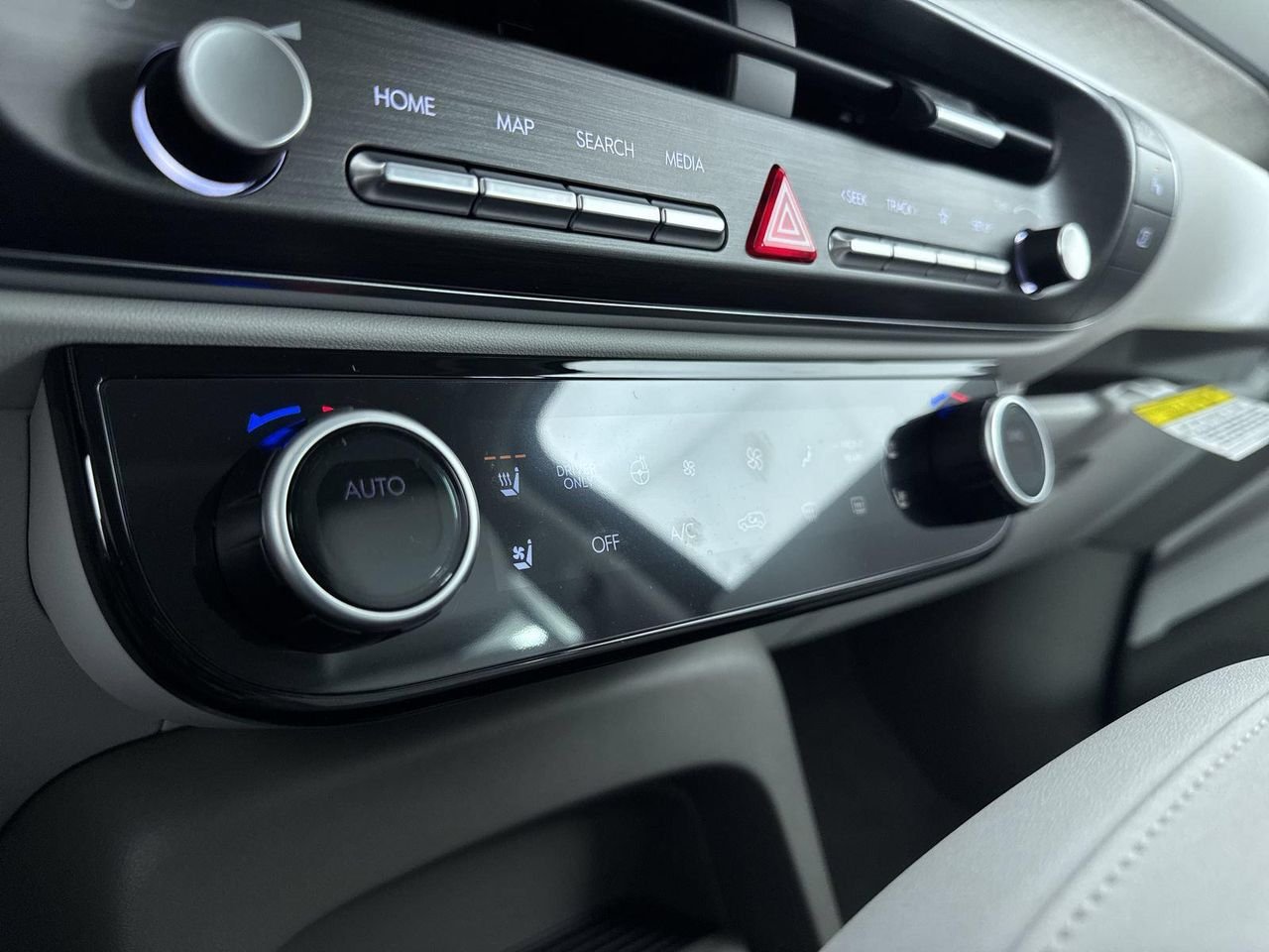 New 2026 Pacific Sapphire Hyundai Limited image 22