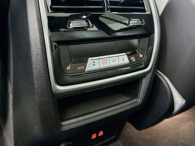 New 2026 Carbon Black Metallic BMW xDrive40i image 27