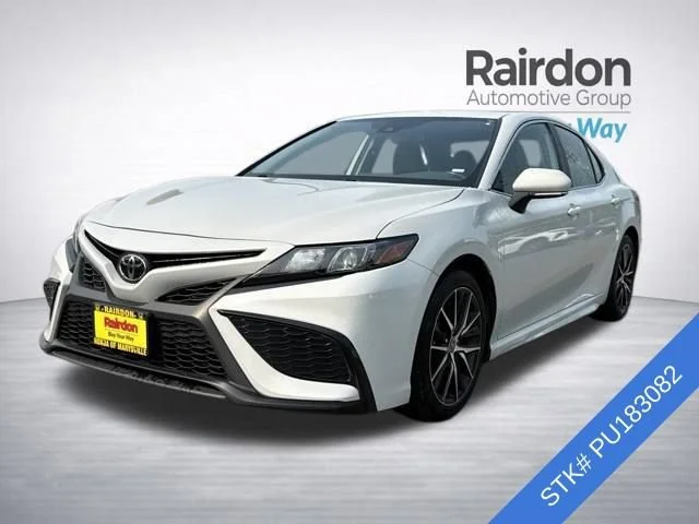 Used 2023 Ice Cap Toyota SE image 3