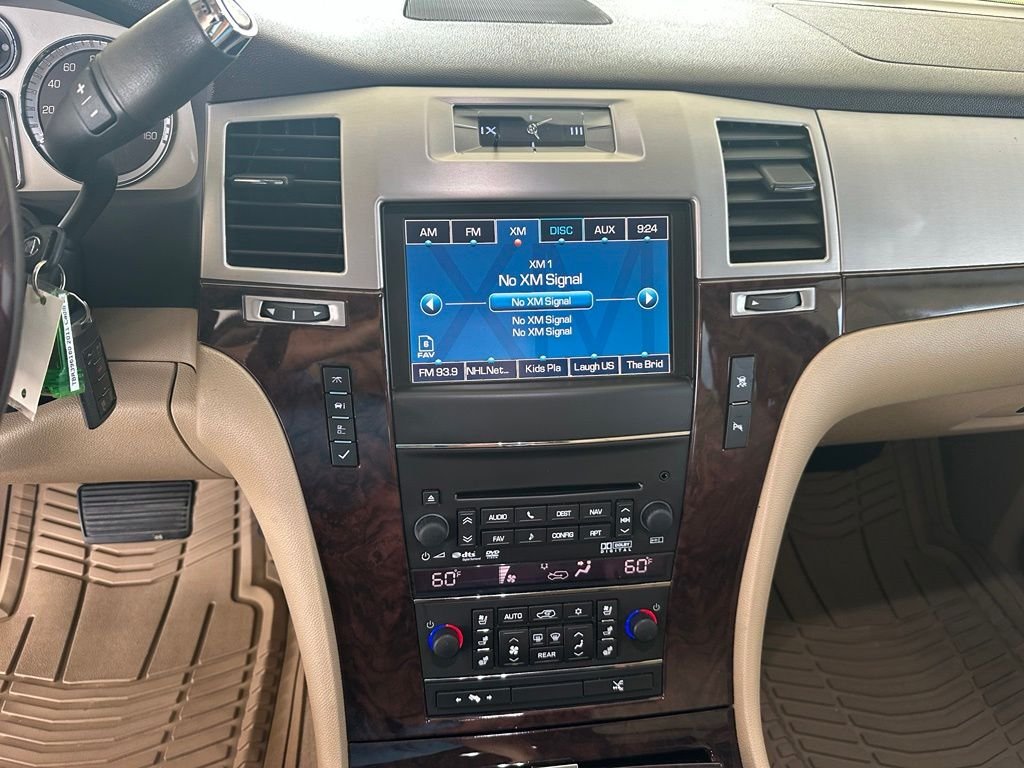 Used 2011 White Cadillac Premium image 20