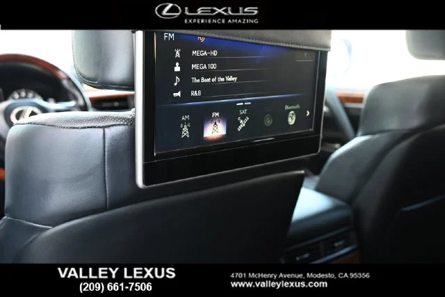 Used 2018 White Lexus 570 image 18