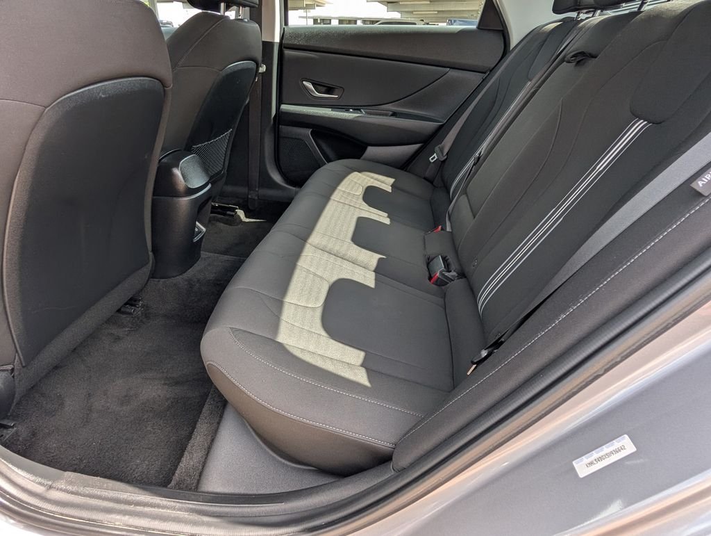 Used 2025 Silver Hyundai SEL Convenience image 20