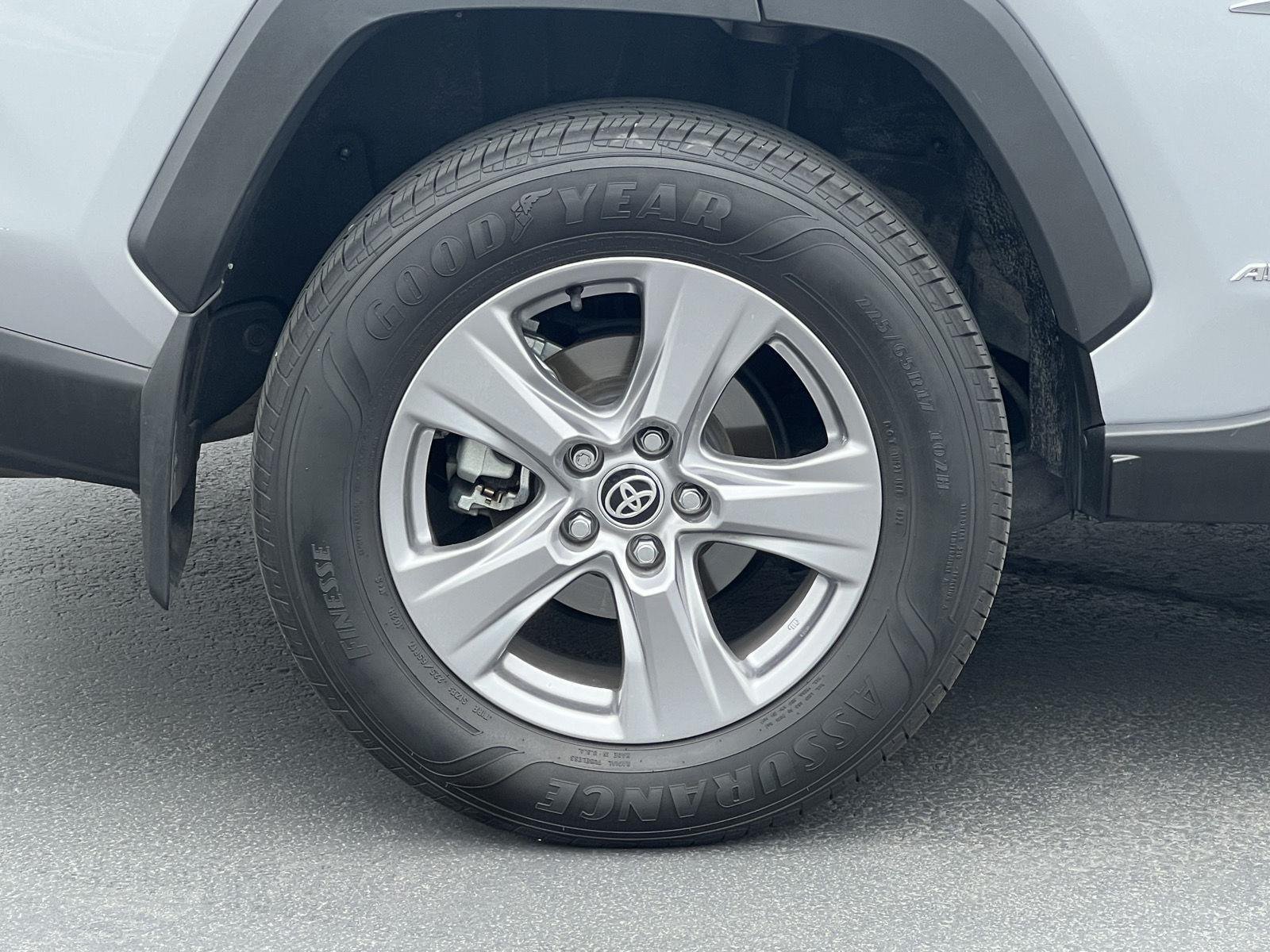Used 2024 Silver Sky Metallic Toyota XLE image 15
