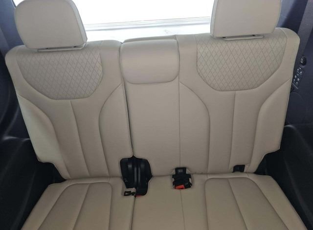 Used 2021 Gray Hyundai SEL image 5