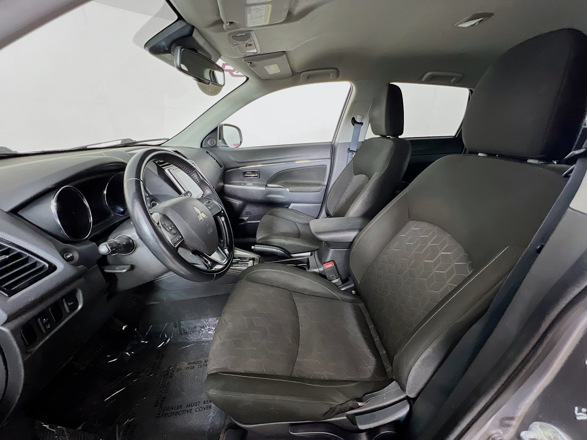 Used 2021 Gray Mitsubishi SE image 10