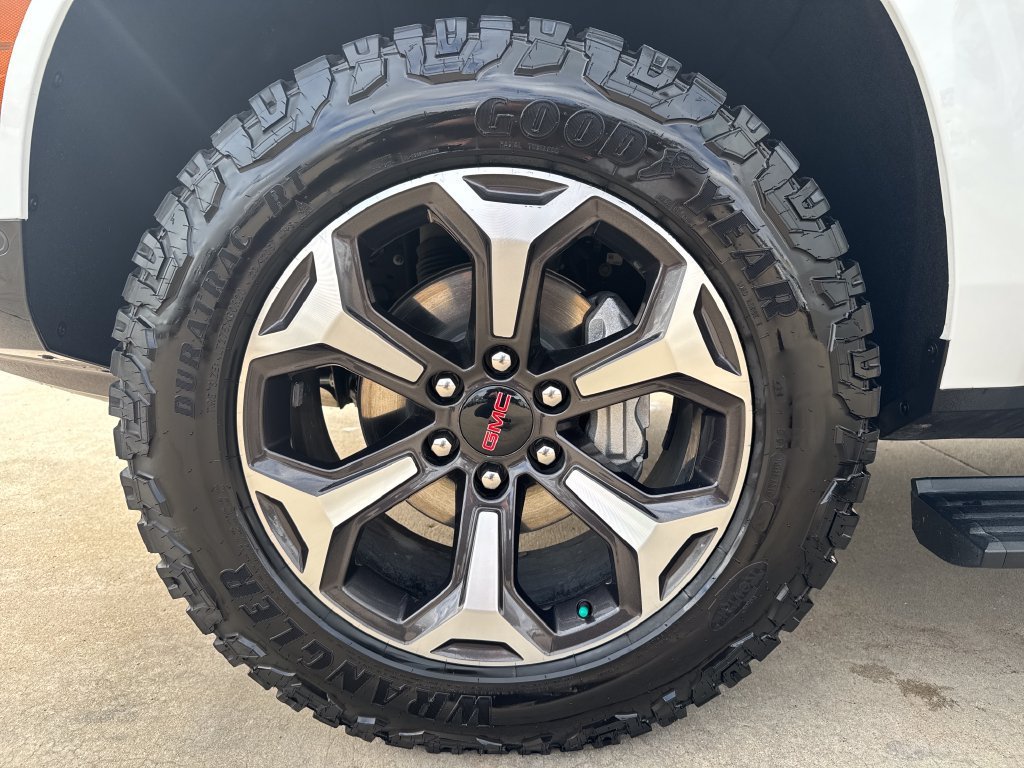 2026 GMC Yukon XL AT4 Ultimate - Photo 11