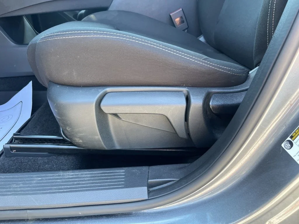 Used 2023 Gray Nissan S image 19