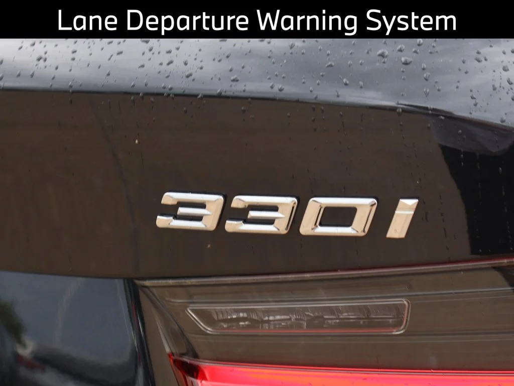 2025 BMW 3 Series 330i - Photo 10