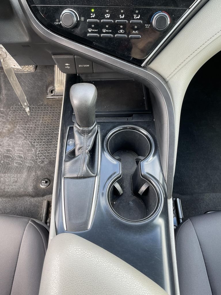 Used 2018 Gray Toyota LE image 18