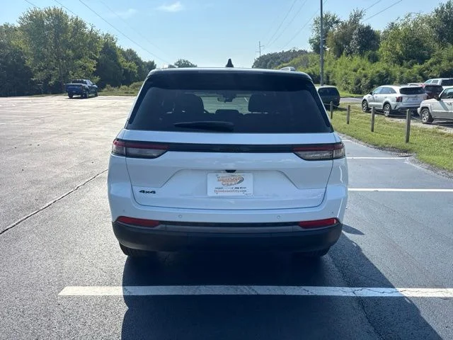New 2027 Bright White Clearcoat Jeep Laredo Altitude image 6