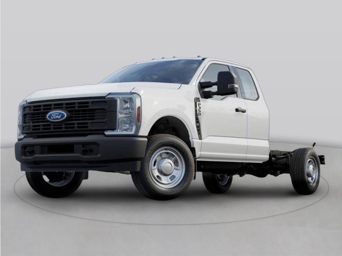 New 2027 White Ford  image 3