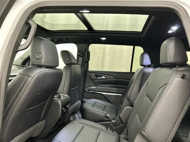 New 2027 Summit White Chevrolet LT image 25