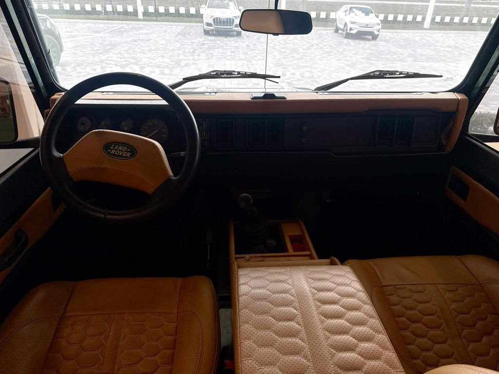 Used 1996 Green Land Rover 110 image 16