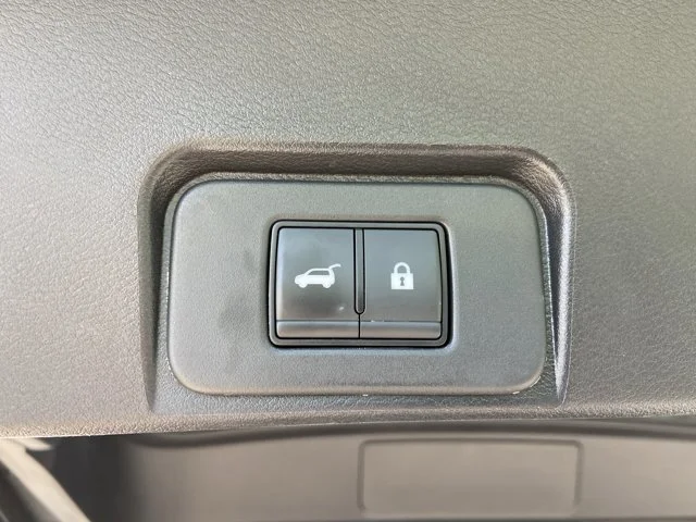 2025 Nissan Rogue SV - Photo 31