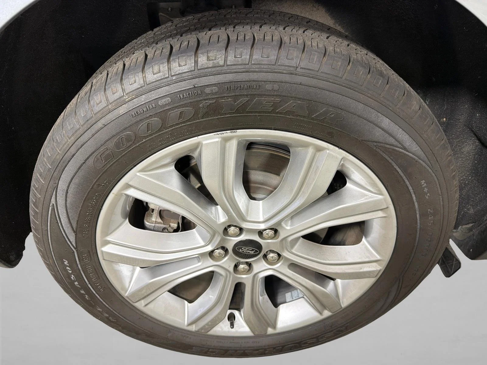 Used 2023 Silver Ford Titanium image 17