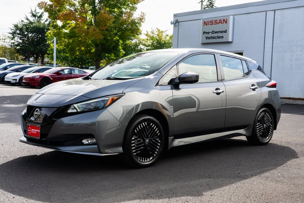 Used 2025 Gray Nissan SV Plus image 3
