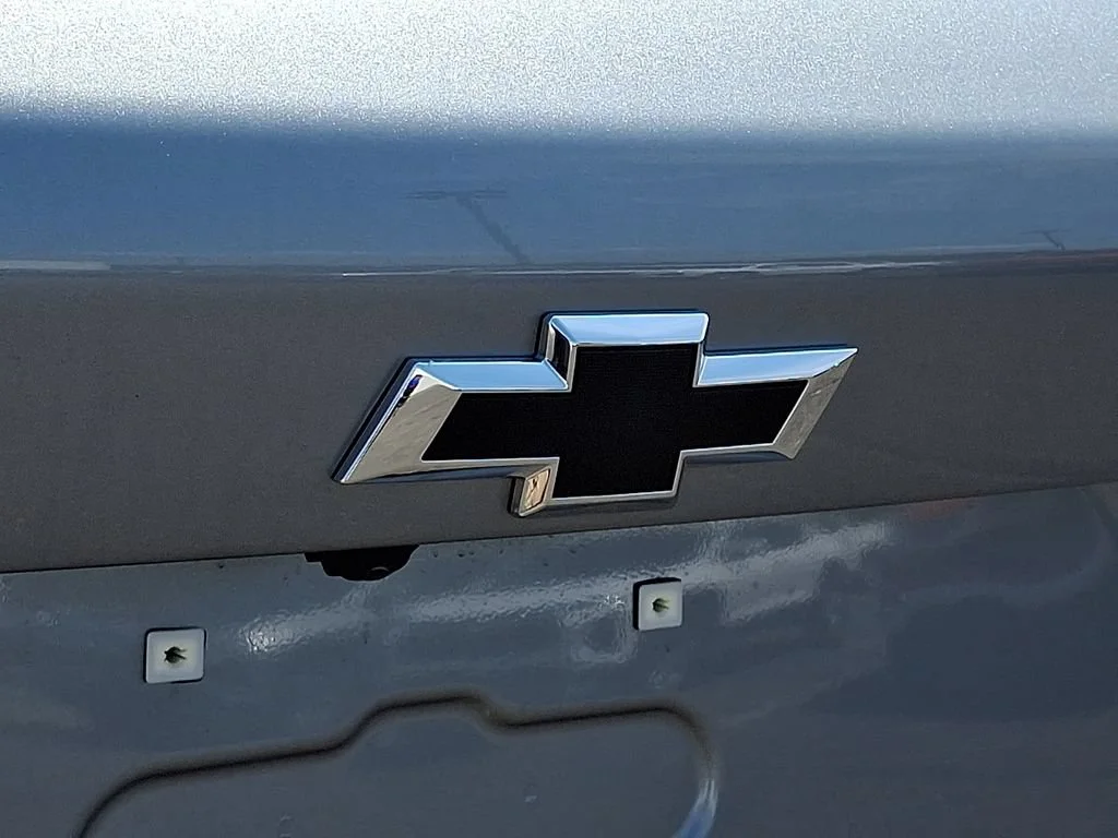 New 2026 Sterling Gray Metallic Chevrolet LT image 21