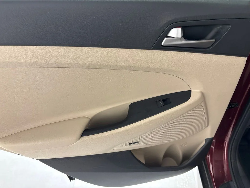 Used 2018 Red Hyundai SEL Plus image 24