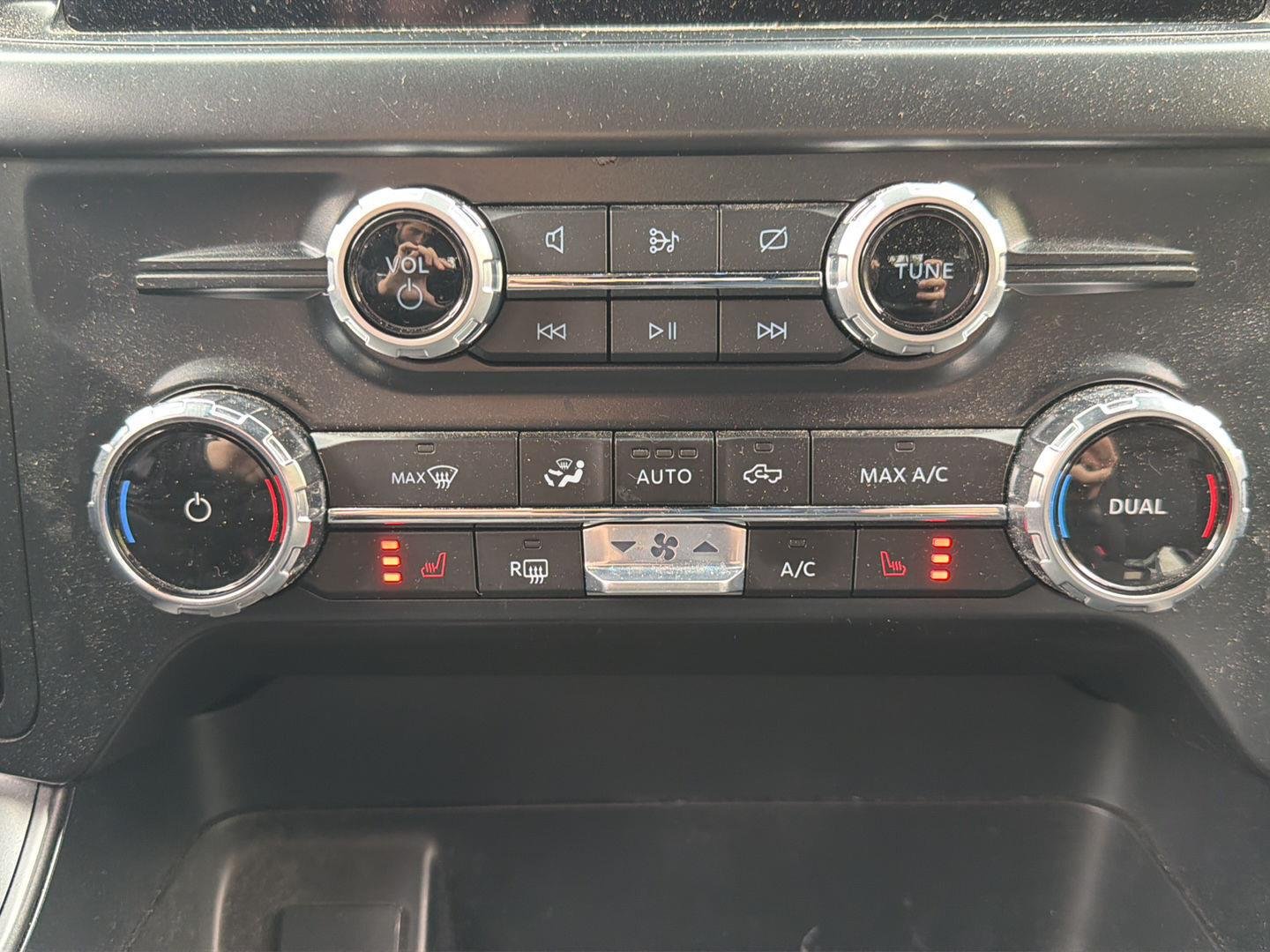 Used 2024 Agate Black Ford XLT image 14
