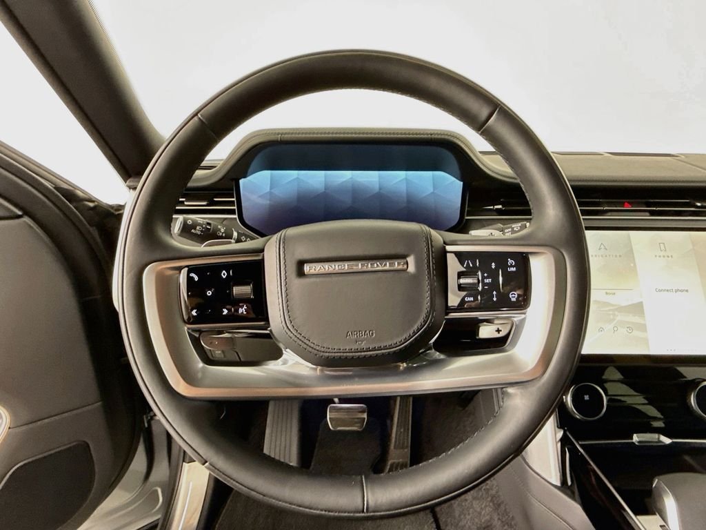 Used 2023 Gray Land Rover SE image 12