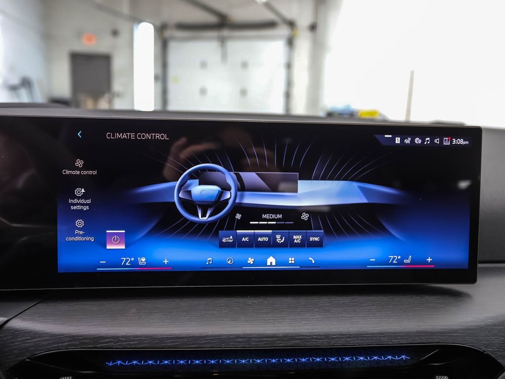 Used 2026 Blue Metallic BMW xDrive40 image 18