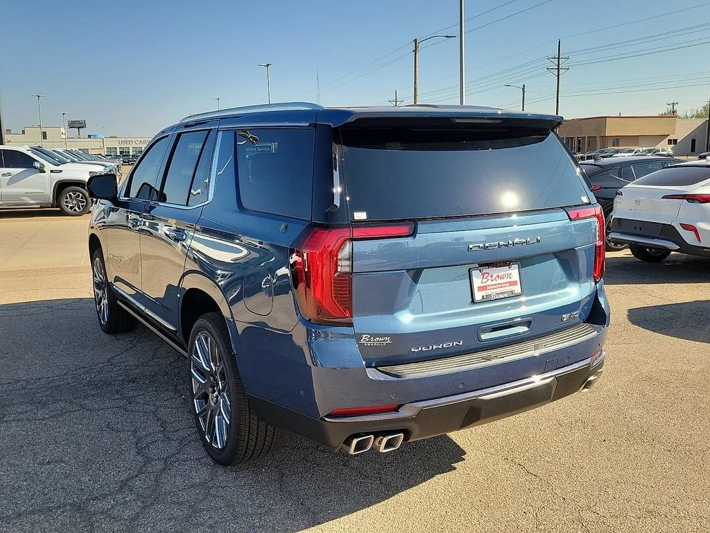 2026 GMC Yukon Denali Ultimate - Photo 8