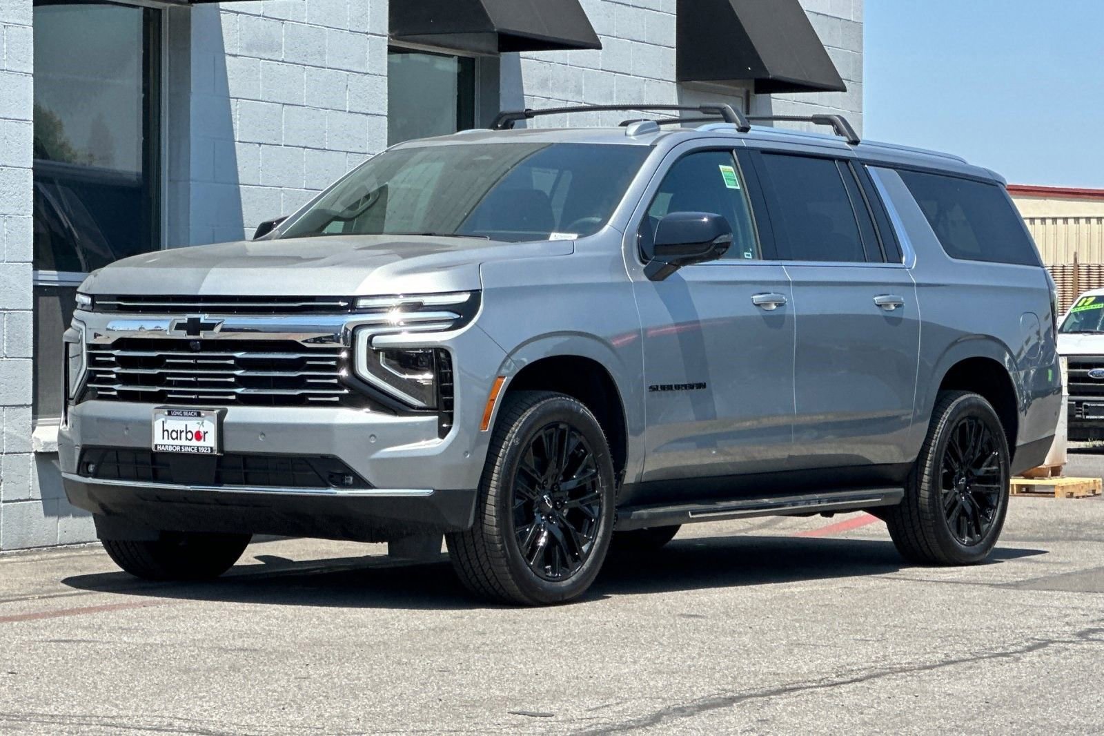 2025 Chevrolet Suburban Premier - Photo 8