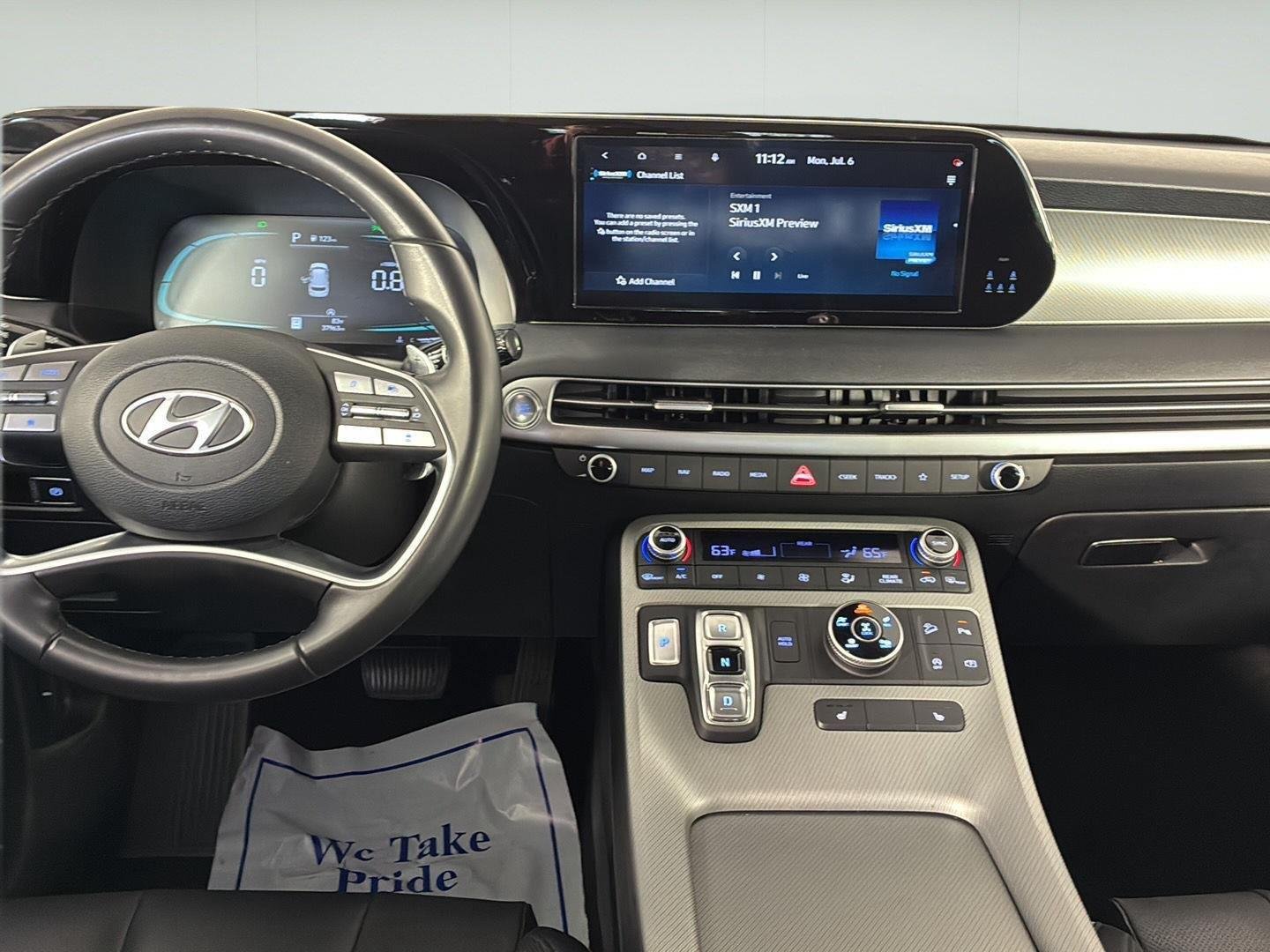 Used 2025 Moonlight Cloud Hyundai SEL image 17