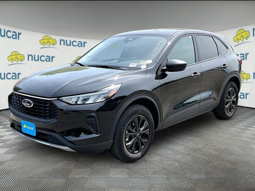 Used 2025 Black Ford Active image 3