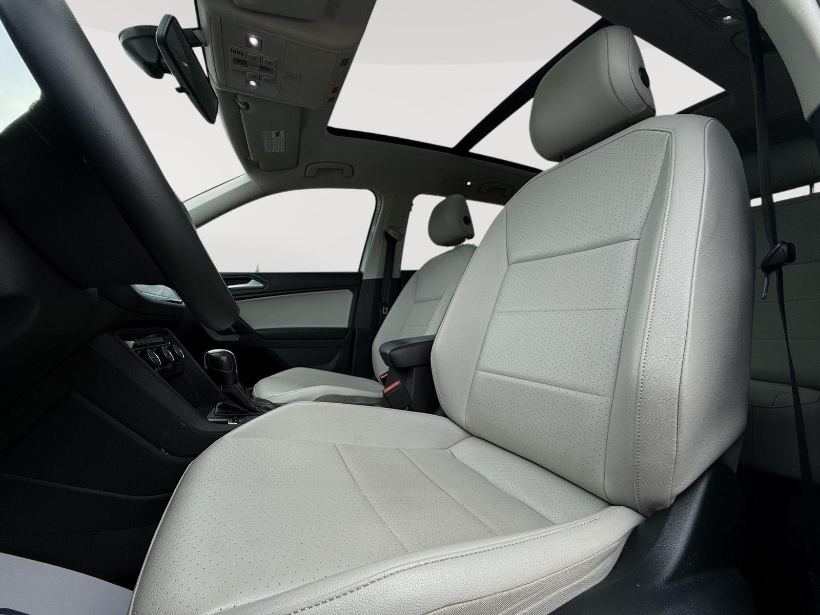 Used 2021 Pure White Volkswagen SE image 10